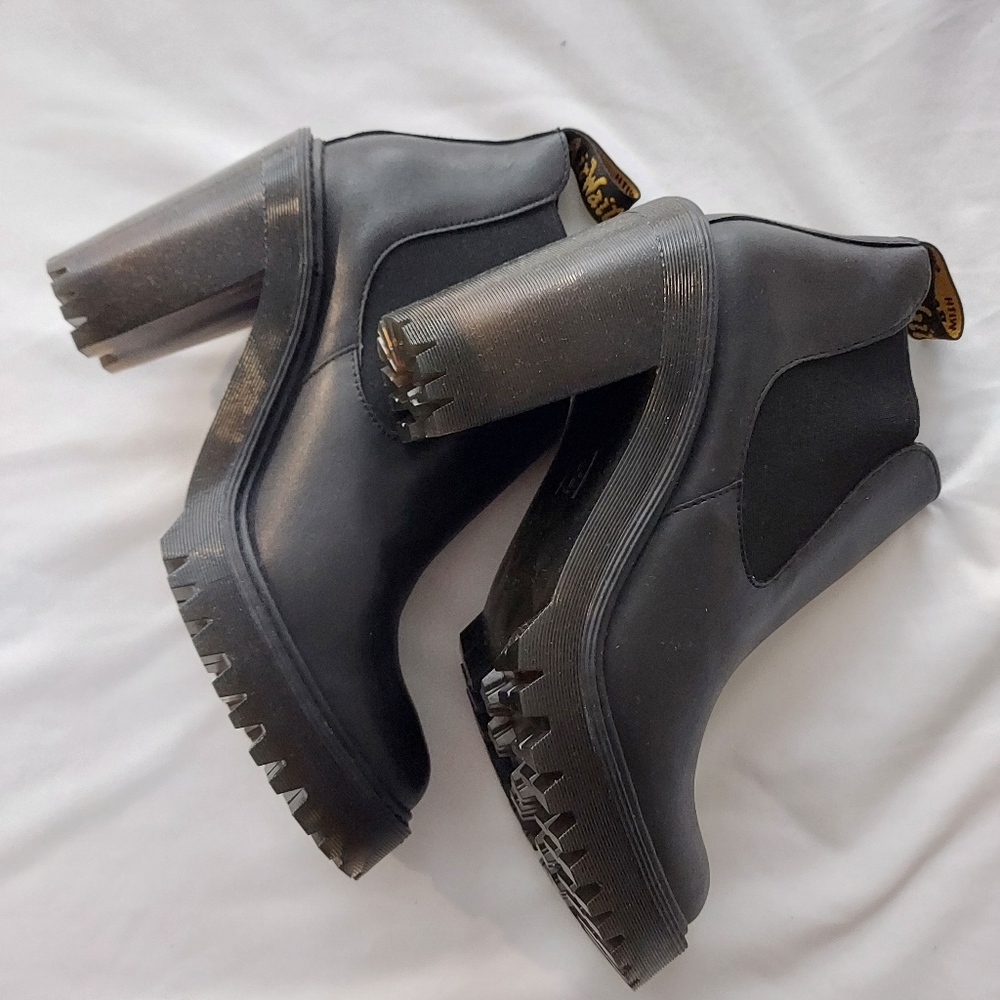 Dr. Marten Hurston heeled leather boots